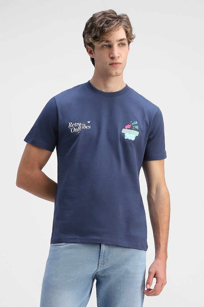 سنيتش تيشيرت قطن % بقصة عادية بلمسة كلاسيكية